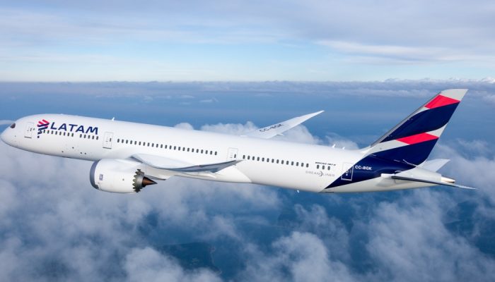 Boeing-787-8-Dreamliner-latam-capa.jpg